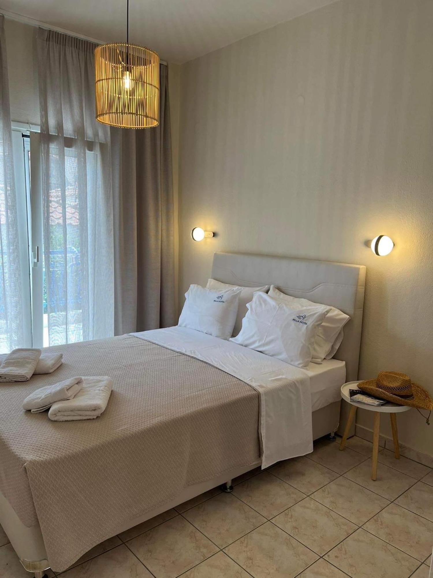 Pella Hotel - New Неос-Мармарас Екстер'єр фото